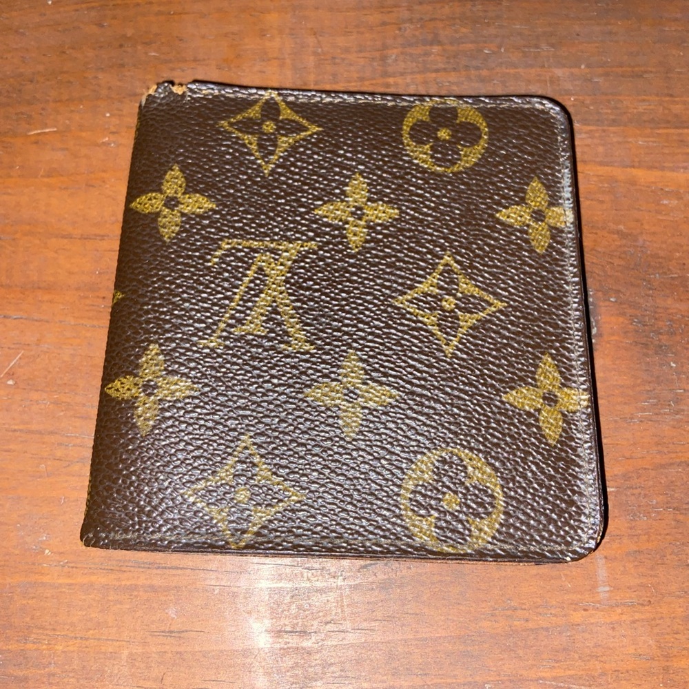 Louis Vuitton Brown Monogram Men’s Wallet - Picture 2 of 6